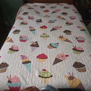 Source Unknown Ice Cream and Cupcake Quilt - Multicolor